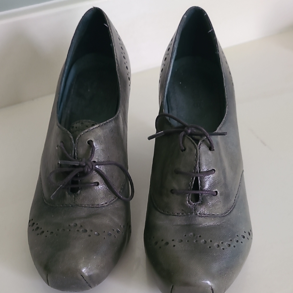 Gray Women's Oxford Shoes With Pump Heel